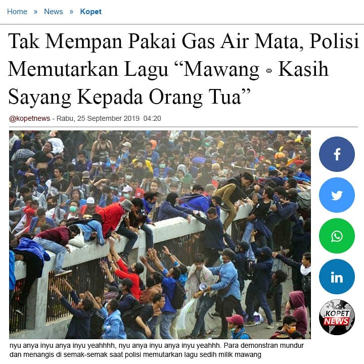 Tak Mempan Pakai Gas Air Mata, Polisi Memutarkan Lagu “Mawang – Kasih Sayang Kepada Orang Tua”